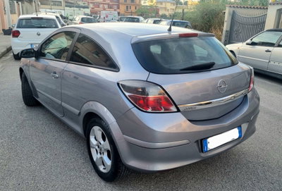 Opel Astra GTC 1.7 CDTI 101CV 3 porte Cosmo (3)