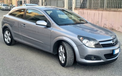 Opel Astra GTC 1.7 CDTI 101CV 3 porte Cosmo (4)