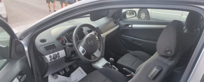 Opel Astra GTC 1.7 CDTI 101CV 3 porte Cosmo (5)