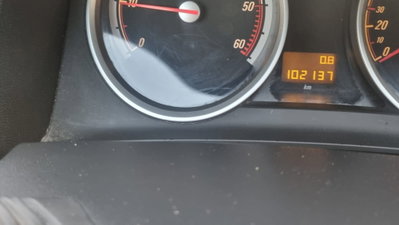 Opel Astra GTC 1.7 CDTI 101CV 3 porte Cosmo (6)