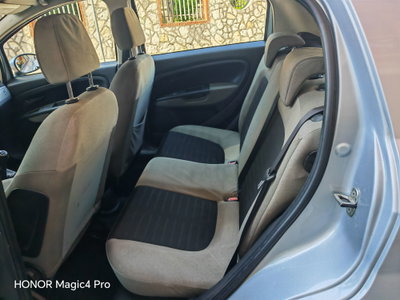 Fiat Grande Punto 1.3 MJT 75 CV 5 porte Dynamic (10)