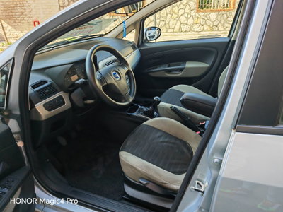 Fiat Grande Punto 1.3 MJT 75 CV 5 porte Dynamic (7)