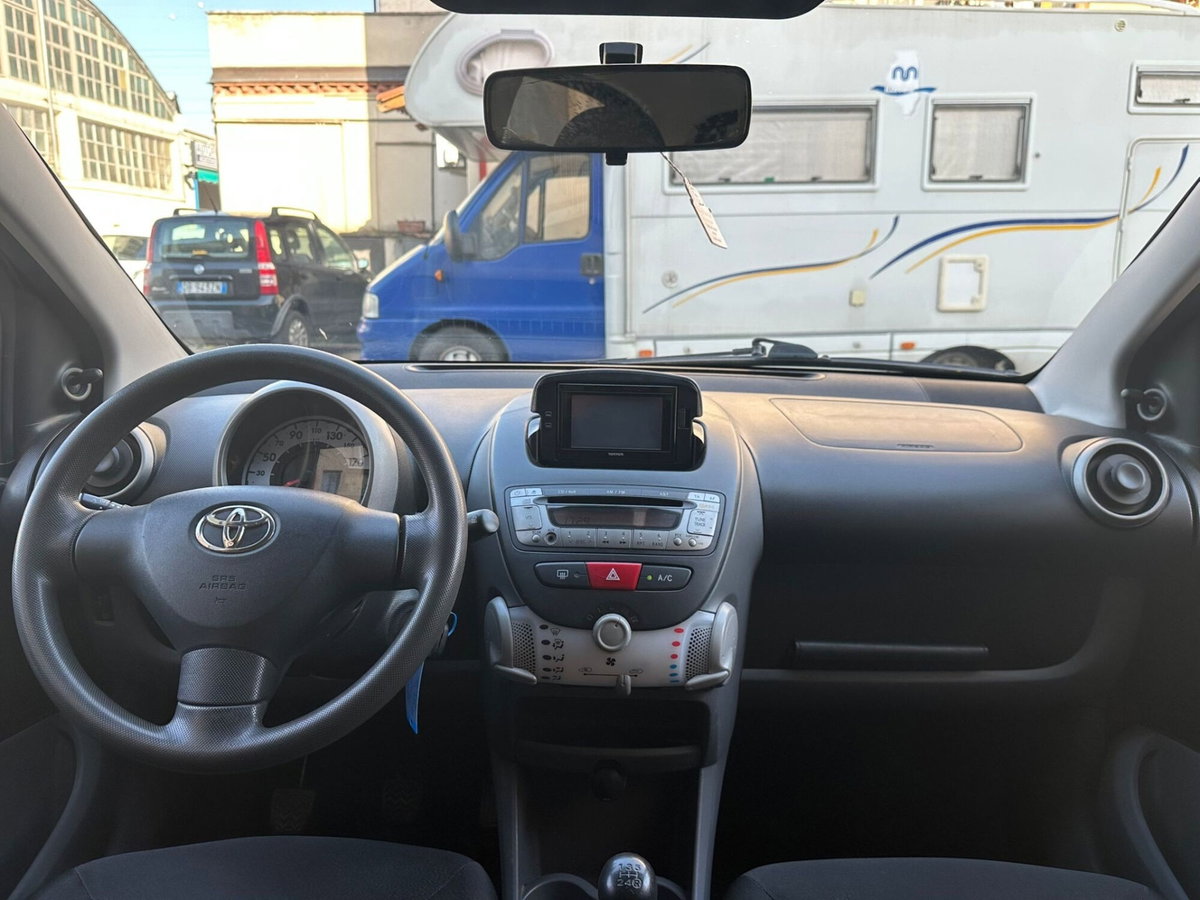Toyota Aygo 1.0 12V VVT-i 5 porte Sol Connect (10)