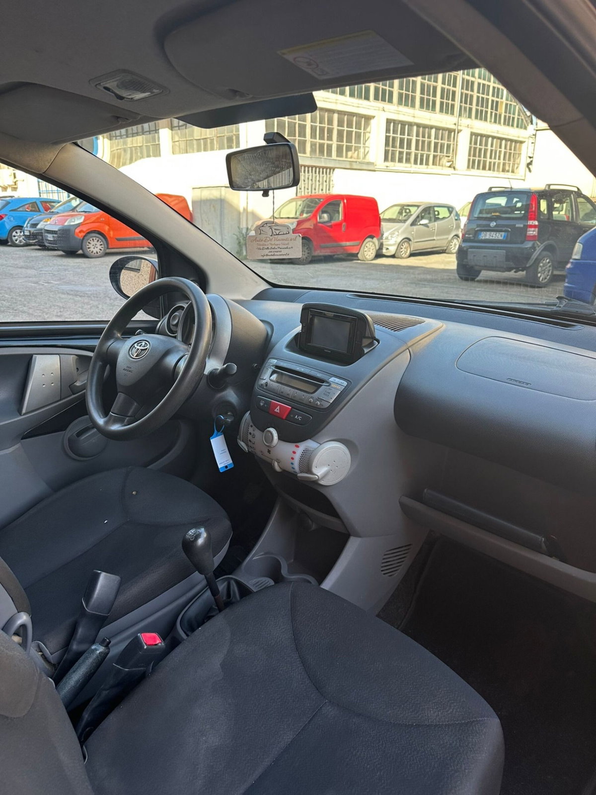 Toyota Aygo 1.0 12V VVT-i 5 porte Sol Connect (11)