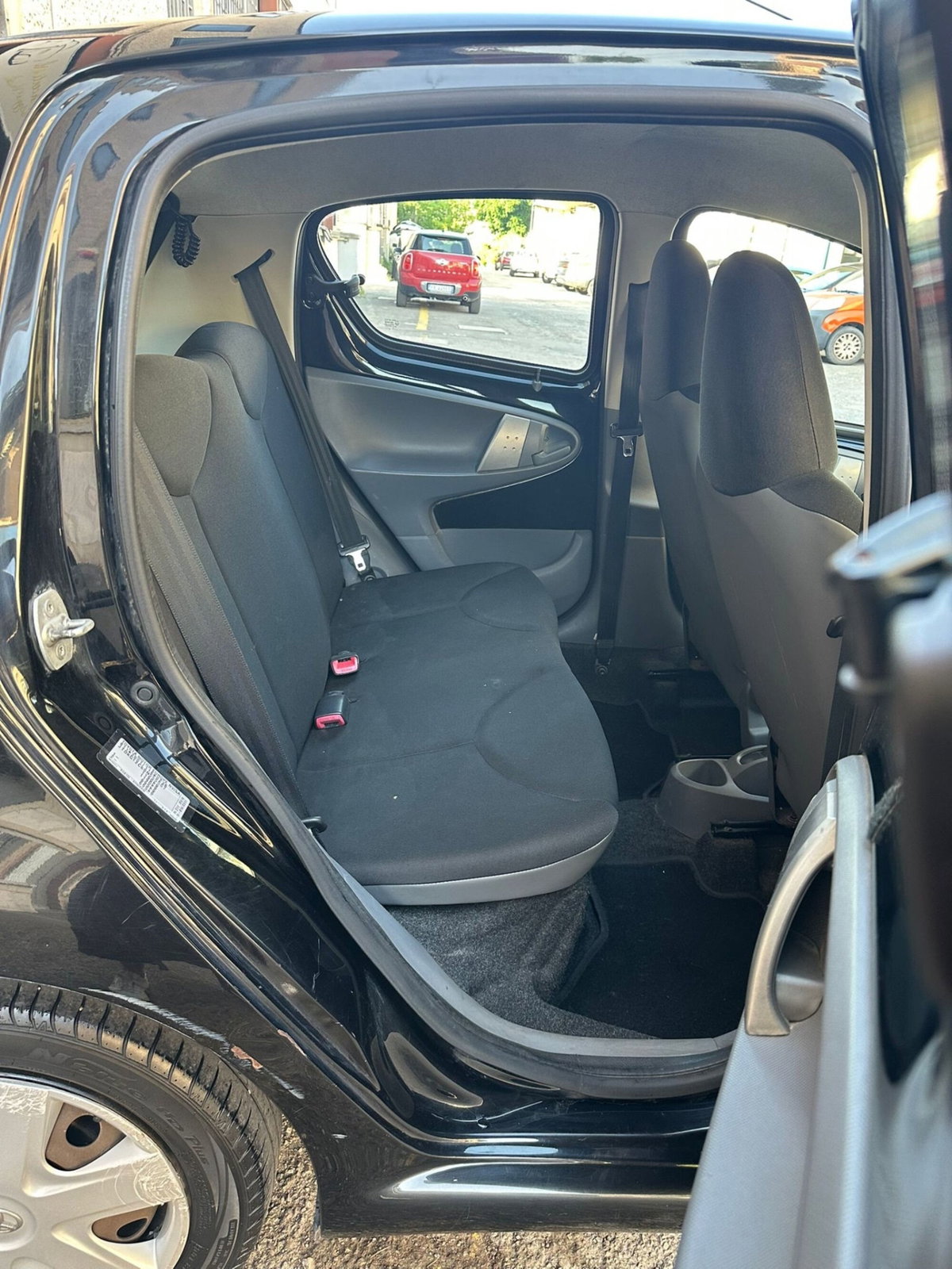 Toyota Aygo 1.0 12V VVT-i 5 porte Sol Connect (18)