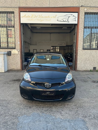 Toyota Aygo 1.0 12V VVT-i 5 porte Sol Connect (2)