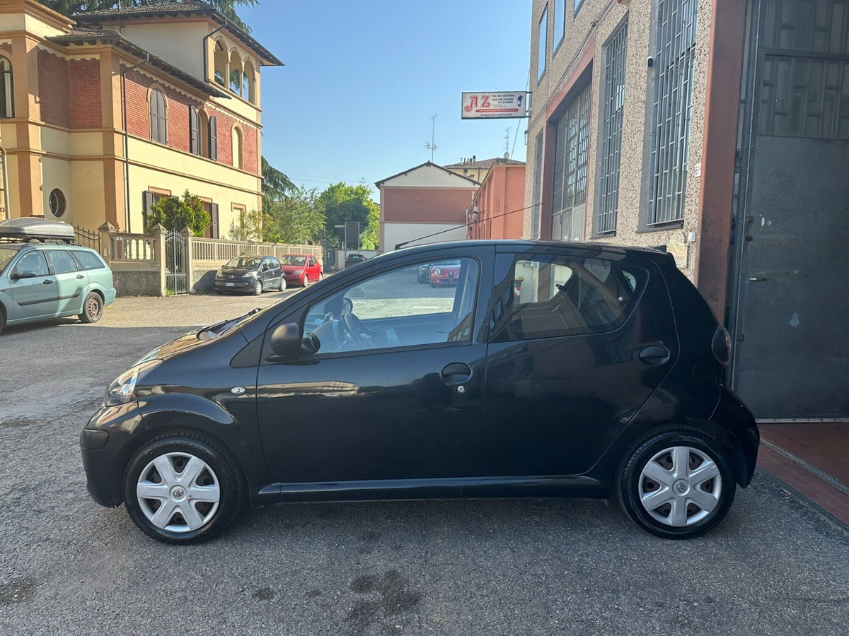 Toyota Aygo 1.0 12V VVT-i 5 porte Sol Connect (4)