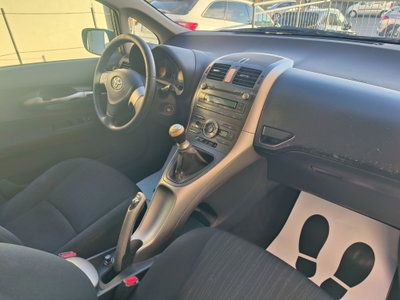 Toyota Auris 1.4 D-4D 5 porte (10)