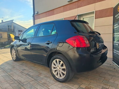 Toyota Auris 1.4 D-4D 5 porte (5)