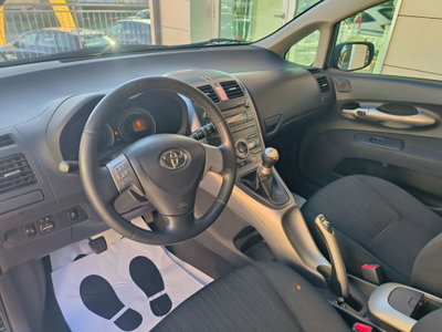 Toyota Auris 1.4 D-4D 5 porte (8)