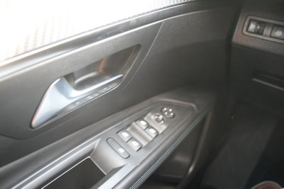 Peugeot 3008 BlueHDi 130 S&S EAT8 Allure Pack (15)