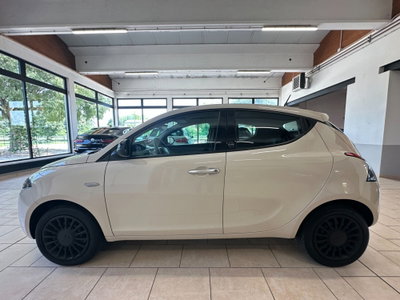 Lancia Ypsilon 1.0 FireFly 5 porte S&S Hybrid Ecochic Gold (16)