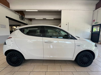 Lancia Ypsilon 1.0 FireFly 5 porte S&S Hybrid Ecochic Gold (17)