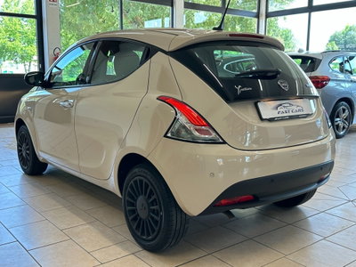 Lancia Ypsilon 1.0 FireFly 5 porte S&S Hybrid Ecochic Gold (4)