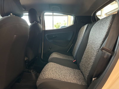 Lancia Ypsilon 1.0 FireFly 5 porte S&S Hybrid Ecochic Gold (9)