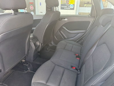 Mercedes-Benz Classe B 180 d Sport (12)