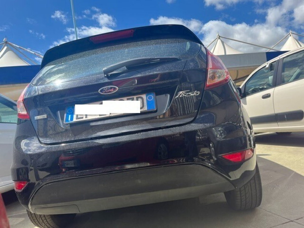 Ford Fiesta 1.5 TDCi 75CV 5 porte Titanium (6)