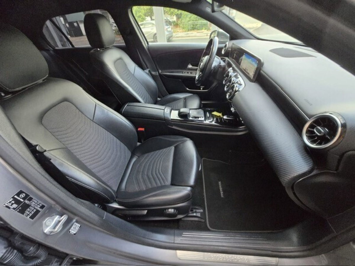 Mercedes-Benz Classe A 180 d Automatic Sport (16)
