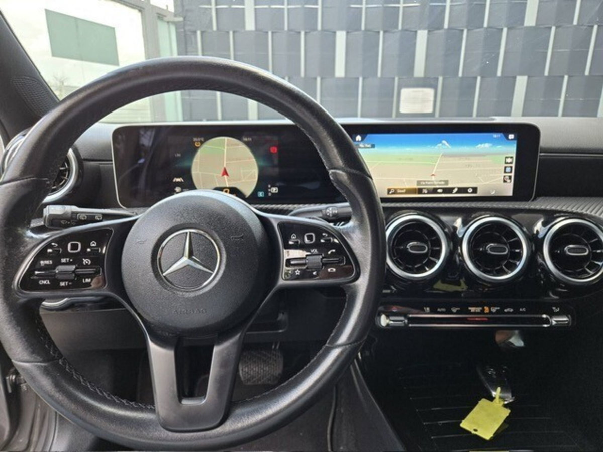 Mercedes-Benz Classe A 180 d Automatic Sport (9)