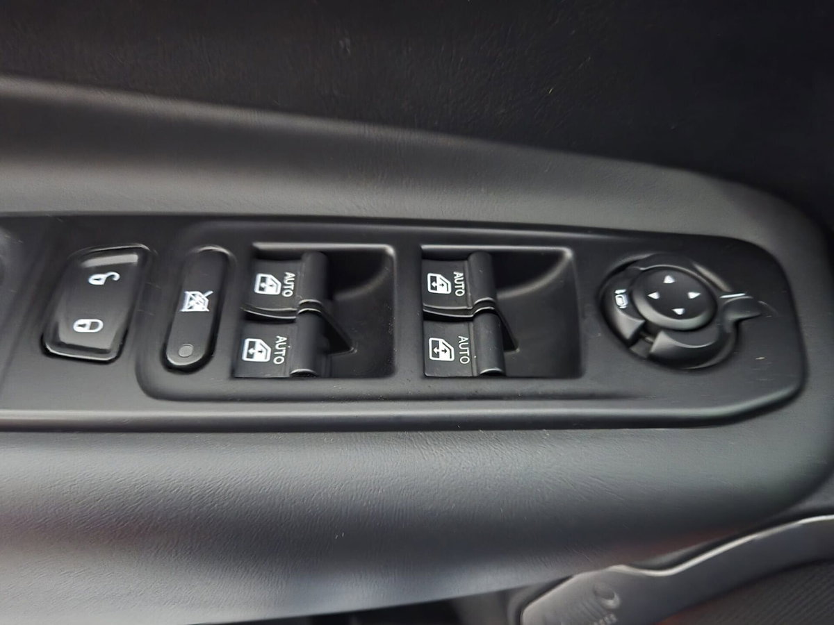 Jeep Renegade 1.6 Mjt DDCT 120 CV Limited (13)