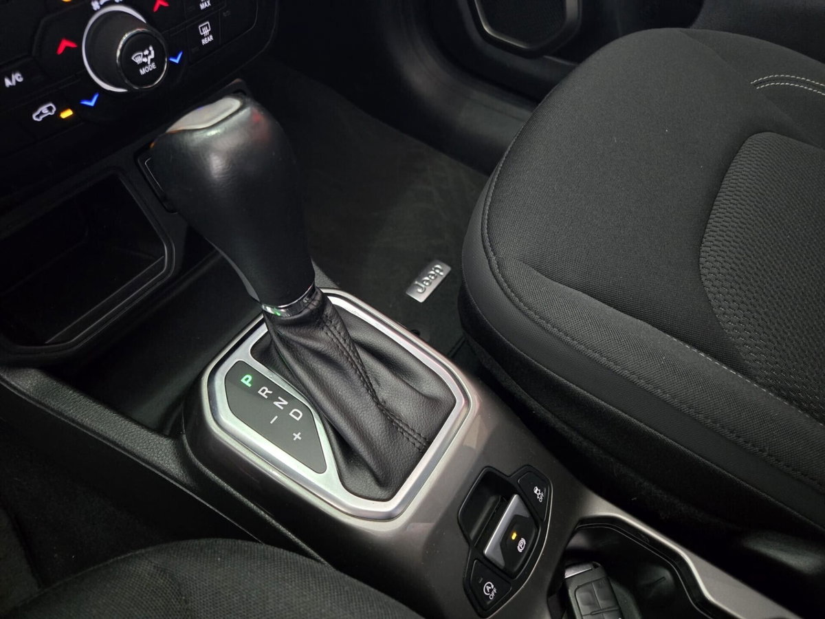 Jeep Renegade 1.6 Mjt DDCT 120 CV Limited (18)