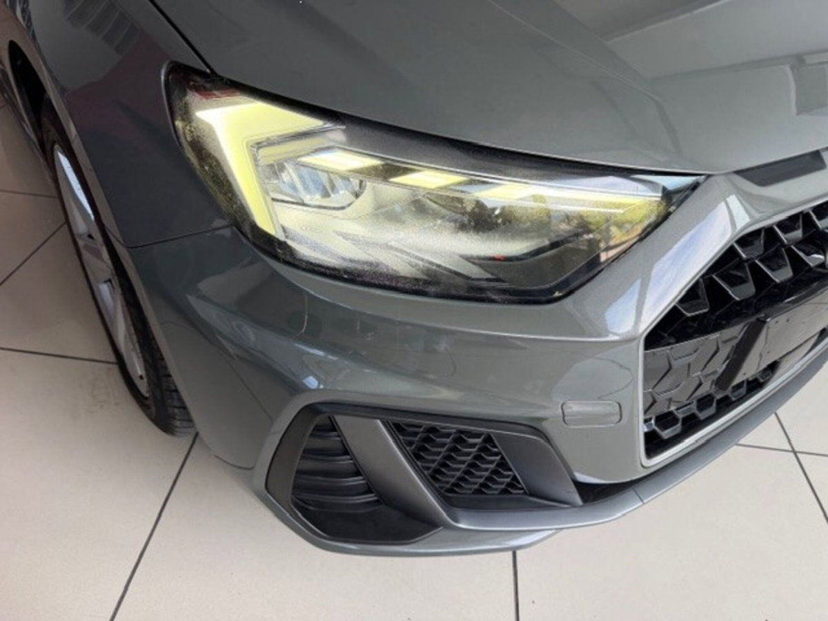 Audi A1 Sportback 30 TFSI S line edition (2)