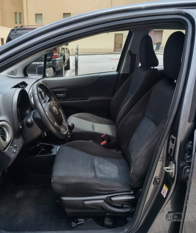 Toyota Yaris 1.D-4D 5 porte Style (12)