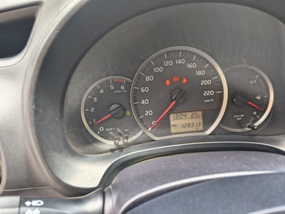 Toyota Yaris 1.D-4D 5 porte Style (7)