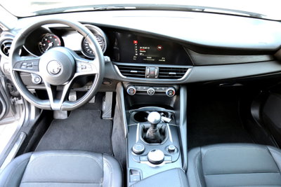 Alfa Romeo Giulia 2.2 Turbodiesel 180 CV AT8 Super (7)