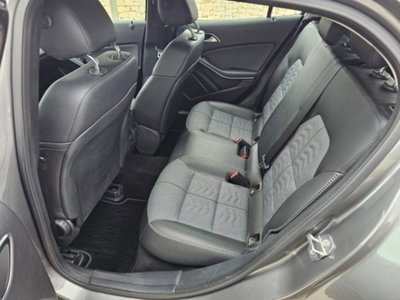 Mercedes-Benz GLA SUV 180 d Automatic Business (15)