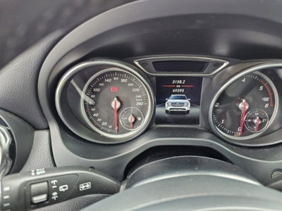 Mercedes-Benz GLA SUV 180 d Automatic Business (16)