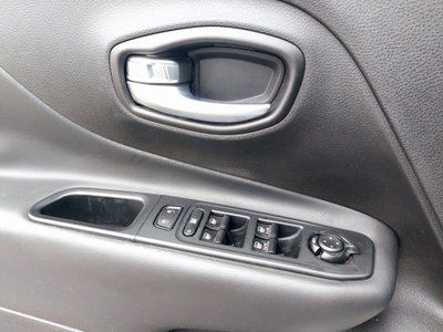 Jeep Renegade 1.6 Mjt 120 CV Limited (15)