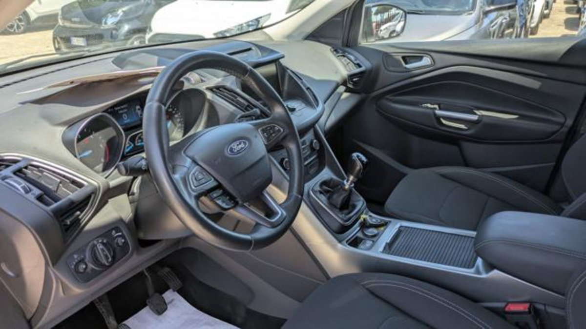 Ford Kuga 1.5 EcoBlue 120 CV 2WD ST-Line (11)