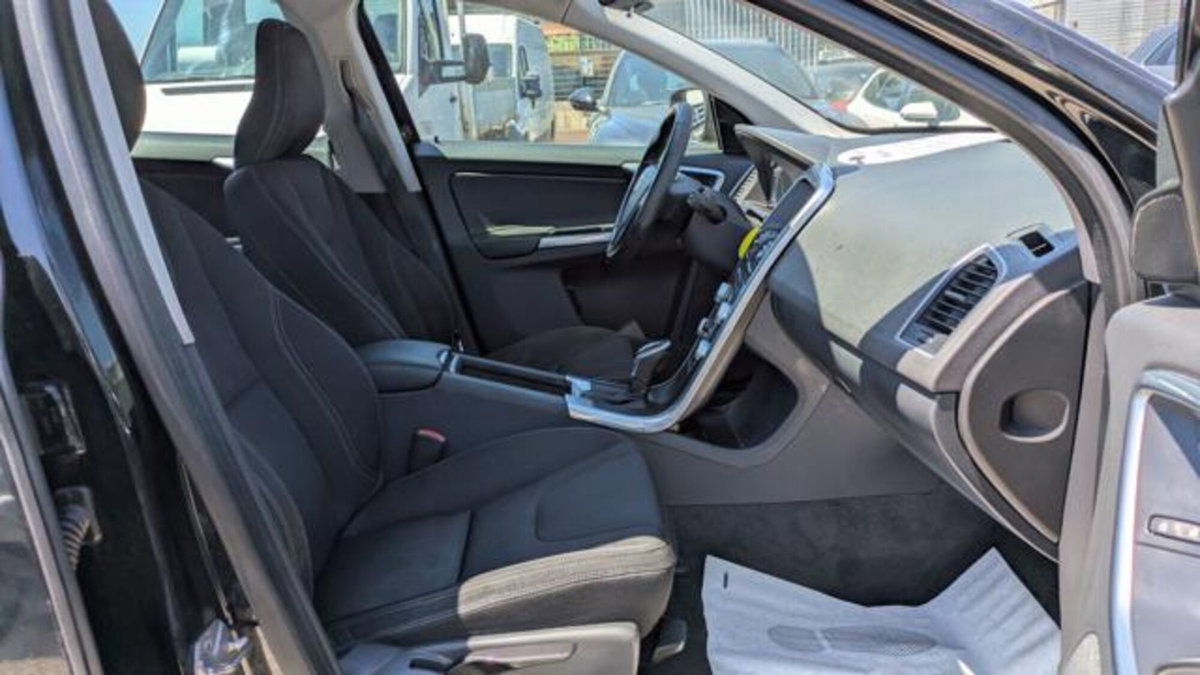 Volvo XC60 D3 Geartronic Business (10)
