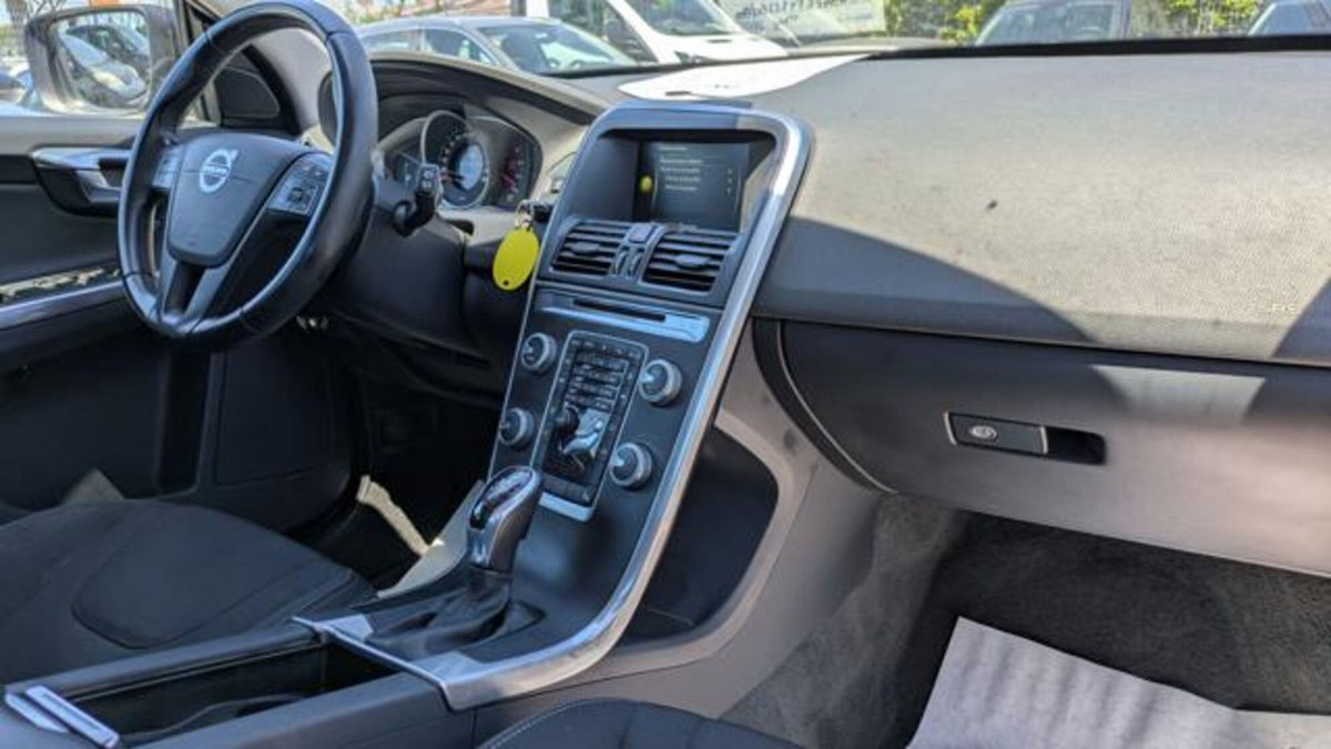Volvo XC60 D3 Geartronic Business (9)