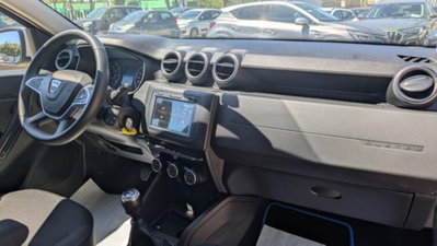 Dacia Duster 1.0 TCe 100 CV 4x2 Prestige (9)