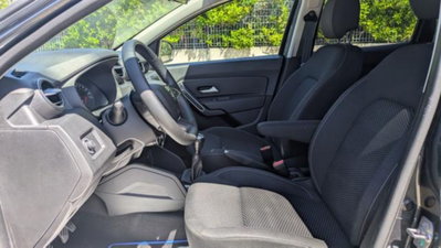 Dacia Duster 1.0 TCe 100 CV 4x2 Prestige (10)