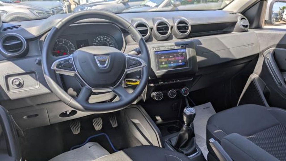 Dacia Duster 1.0 TCe 100 CV 4x2 Prestige (5)