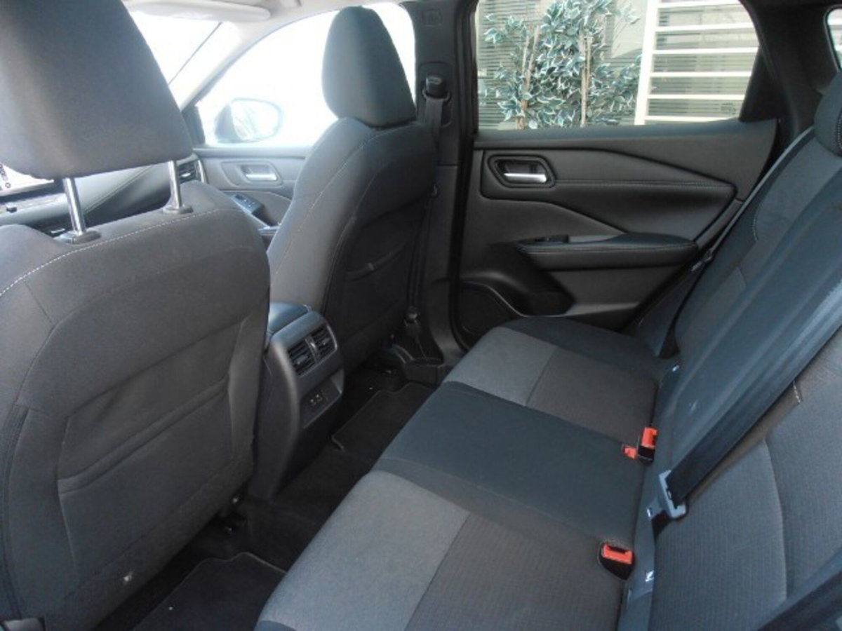 Nissan Qashqai 1.3 mhev N-Connecta 2wd 140cv (13)