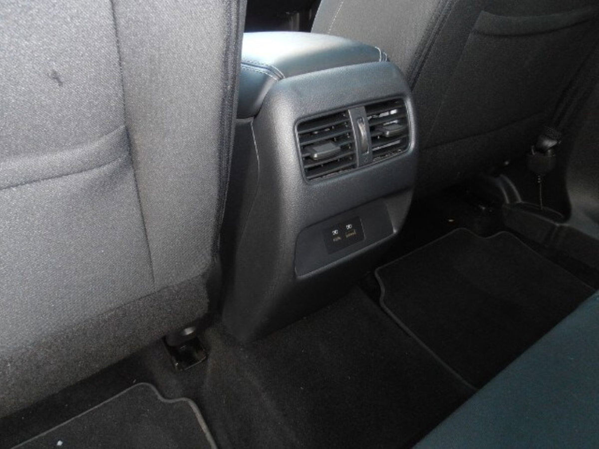 Nissan Qashqai 1.3 mhev N-Connecta 2wd 140cv (14)