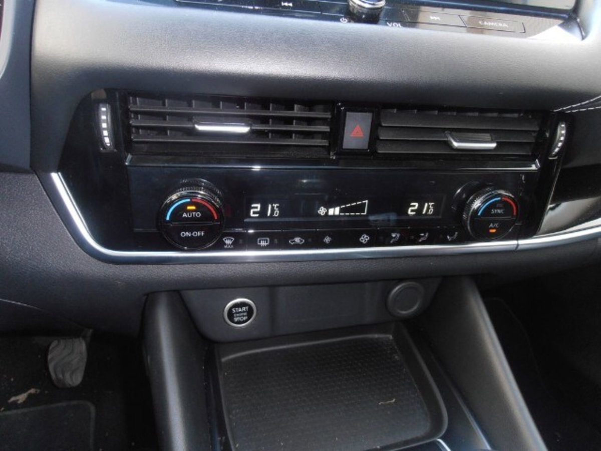 Nissan Qashqai 1.3 mhev N-Connecta 2wd 140cv (7)