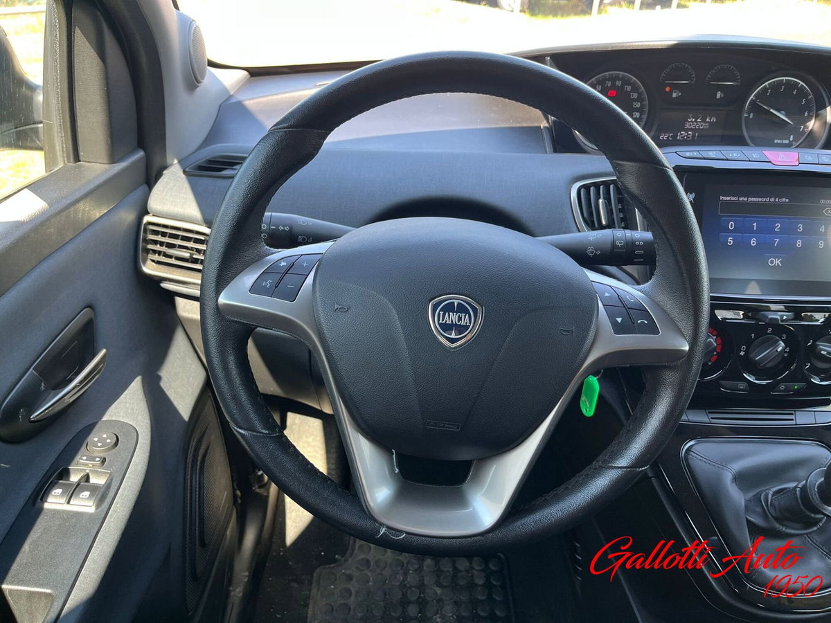 Lancia Ypsilon 1.0 FireFly 5 porte S&S Hybrid Ecochic Gold (12)