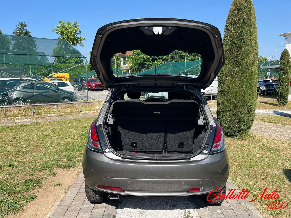 Lancia Ypsilon 1.0 FireFly 5 porte S&S Hybrid Ecochic Gold (15)