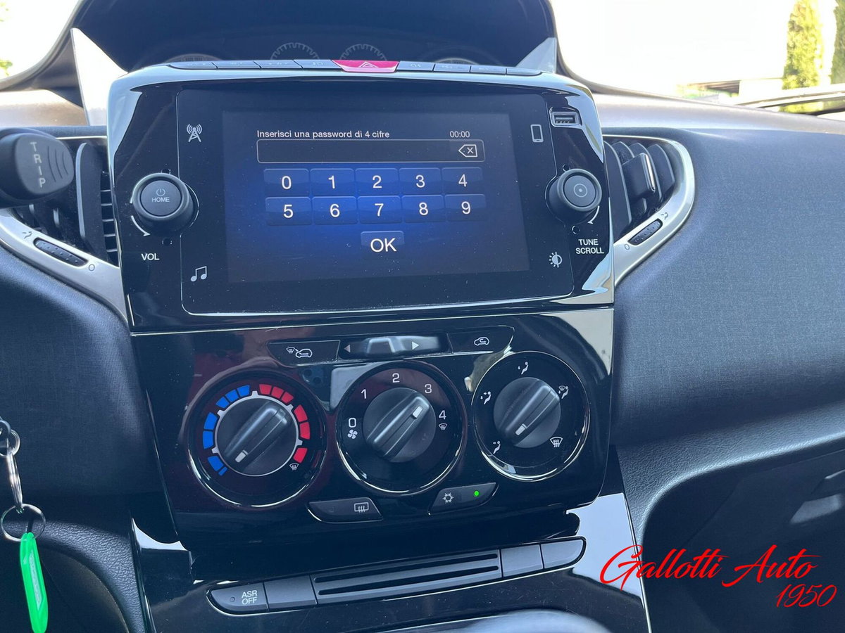Lancia Ypsilon 1.0 FireFly 5 porte S&S Hybrid Ecochic Gold (17)