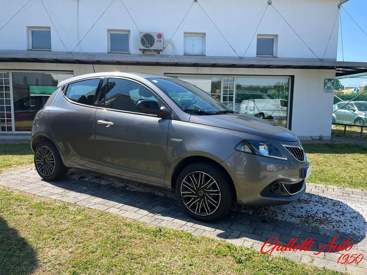 Lancia Ypsilon 1.0 FireFly 5 porte S&S Hybrid Ecochic Gold (6)