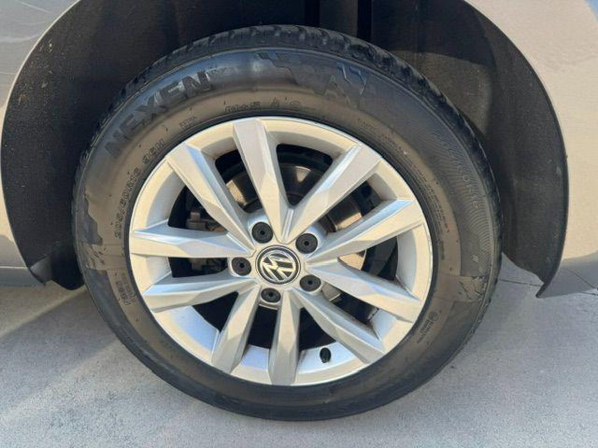 Volkswagen Touran 1.6 TDI 115 CV SCR DSG Business BlueMotion Technology (19)