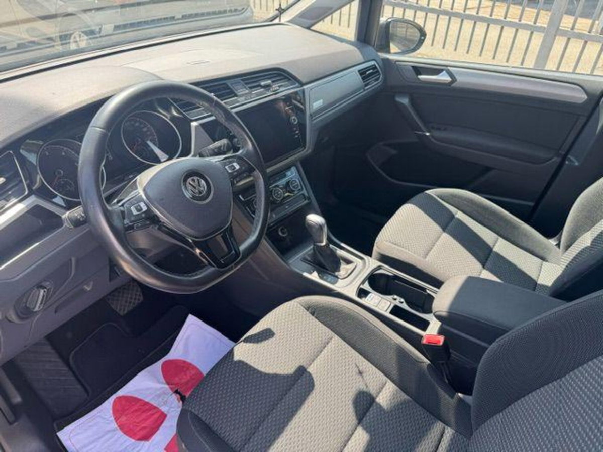 Volkswagen Touran 1.6 TDI 115 CV SCR DSG Business BlueMotion Technology (5)