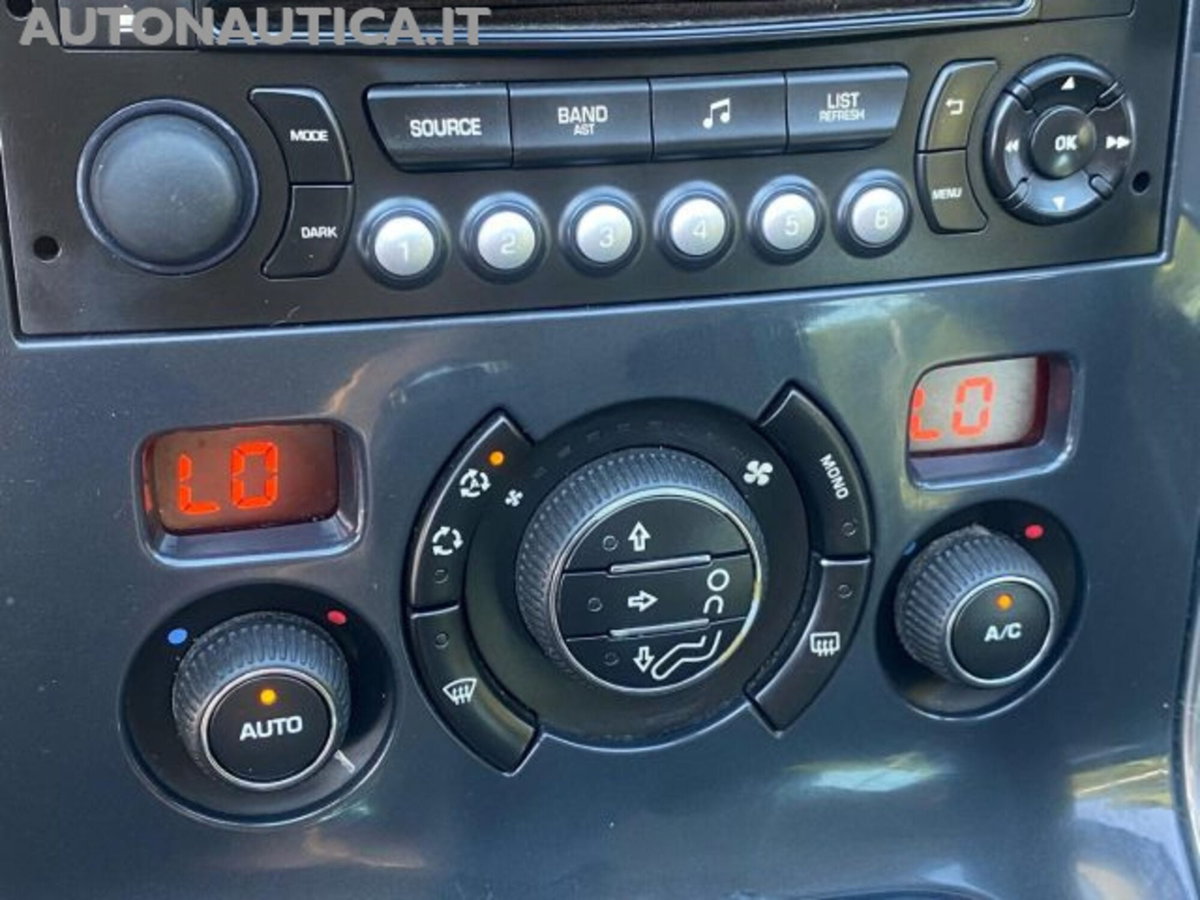 Peugeot 3008 1.6 HDi 115CV Active (11)
