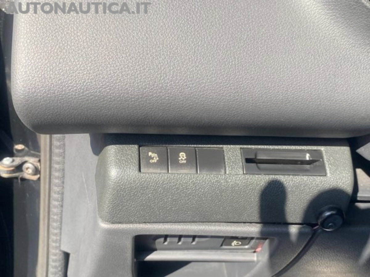 Peugeot 3008 1.6 HDi 115CV Active (12)