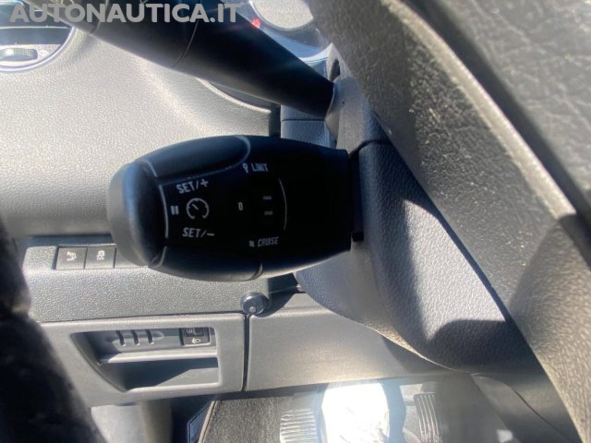 Peugeot 3008 1.6 HDi 115CV Active (13)